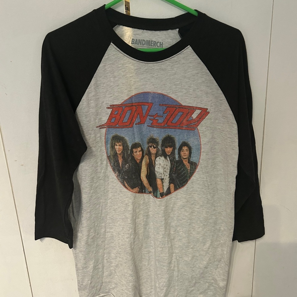 Black and Gray Long Sleeve Tee with Vintage Band Graphic Bon Jovi